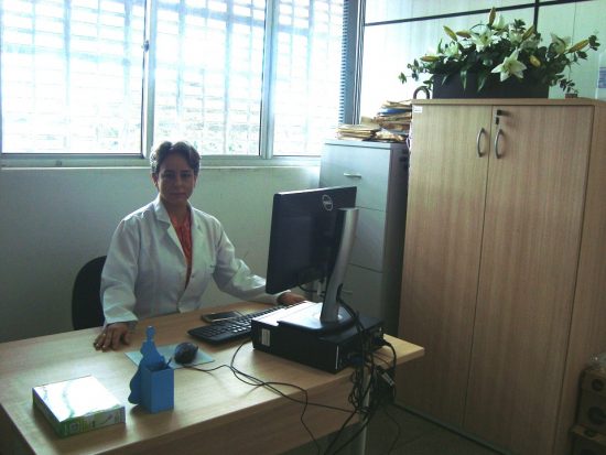 Imagem da Profa. Antoniella Duarte - coordenadora da Pós-Graduação em Ciências Morfofuncionais